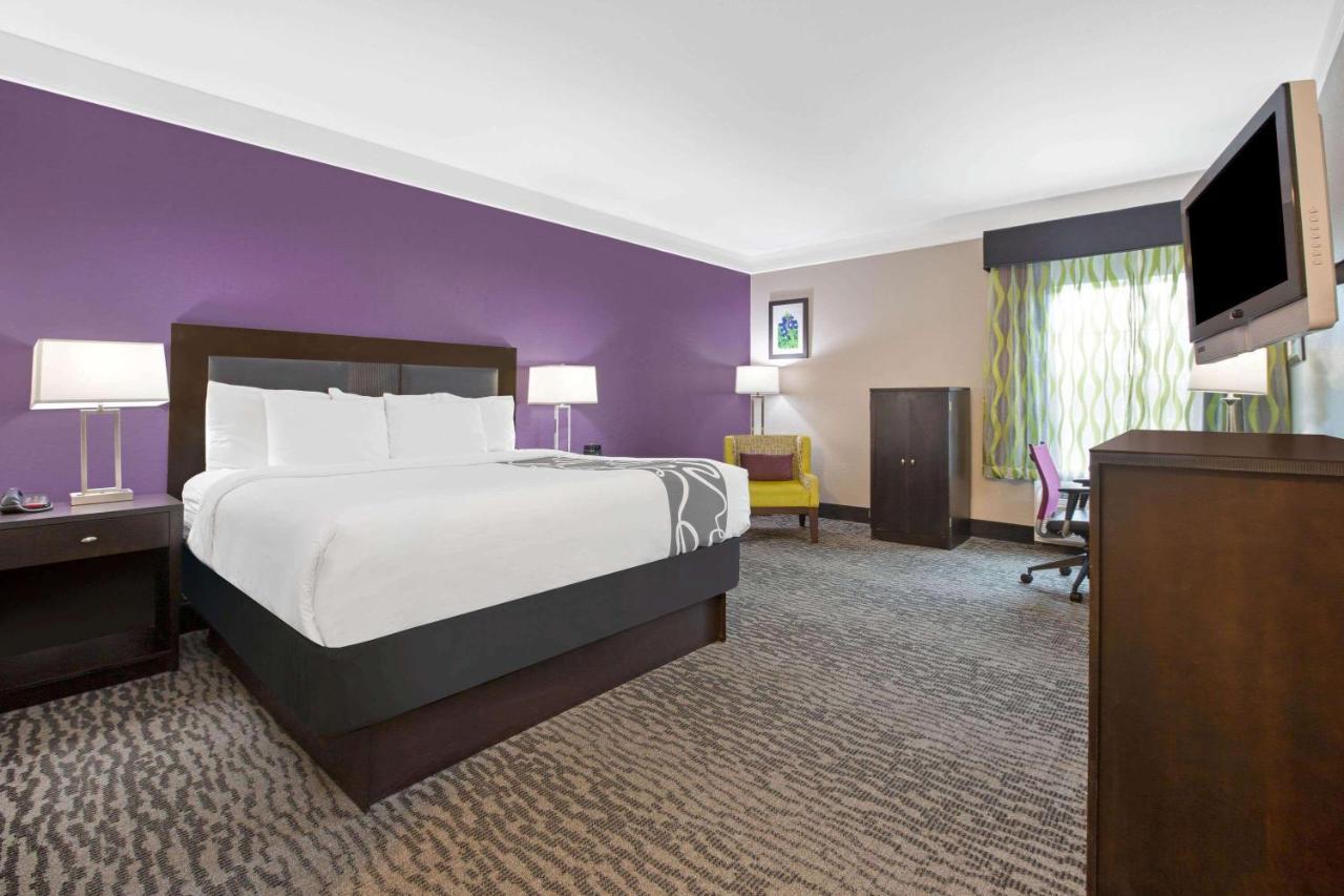 La Quinta By Wyndham Pearland Hotel Room photo