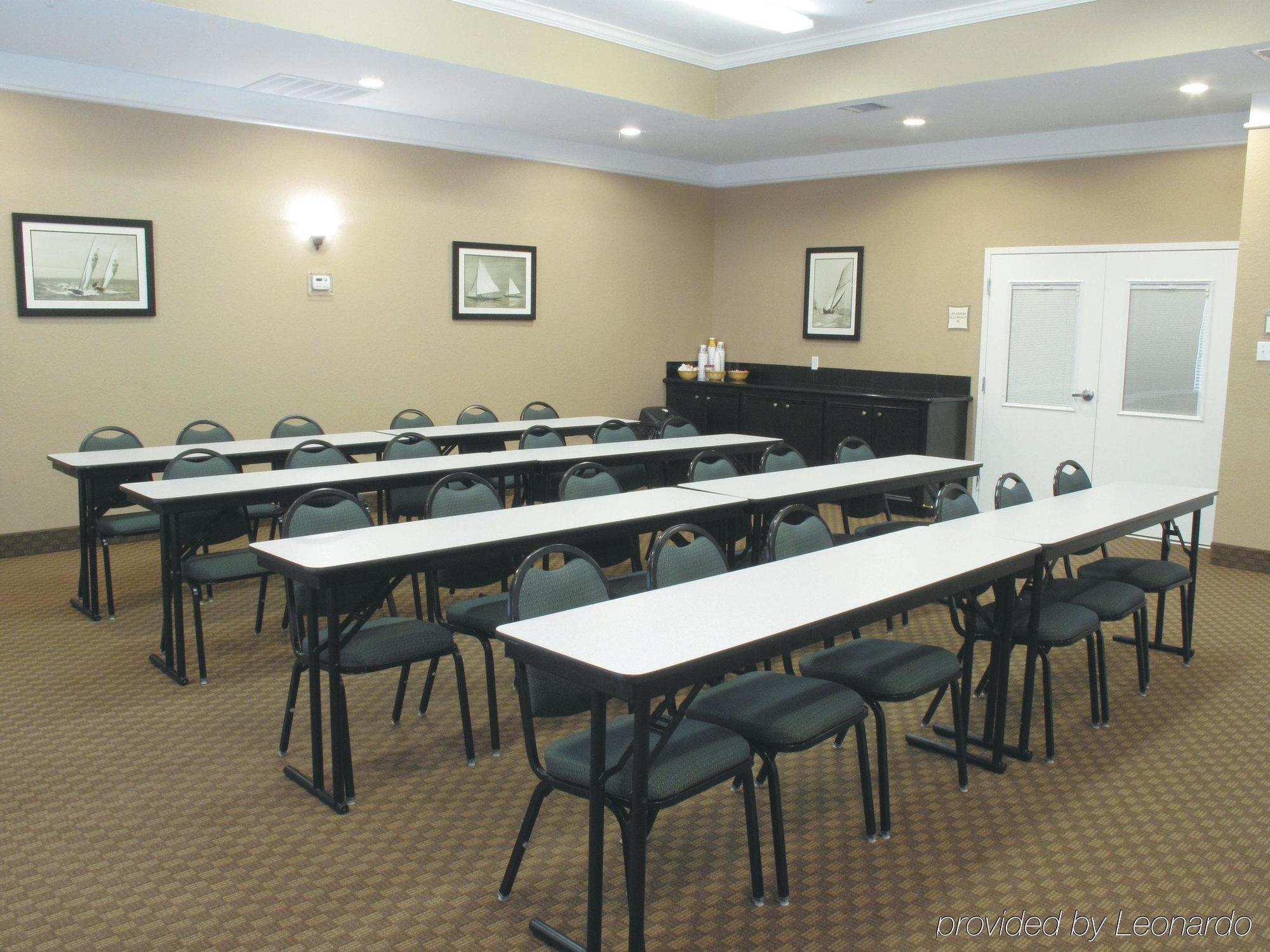 La Quinta By Wyndham Pearland Hotel Exterior photo