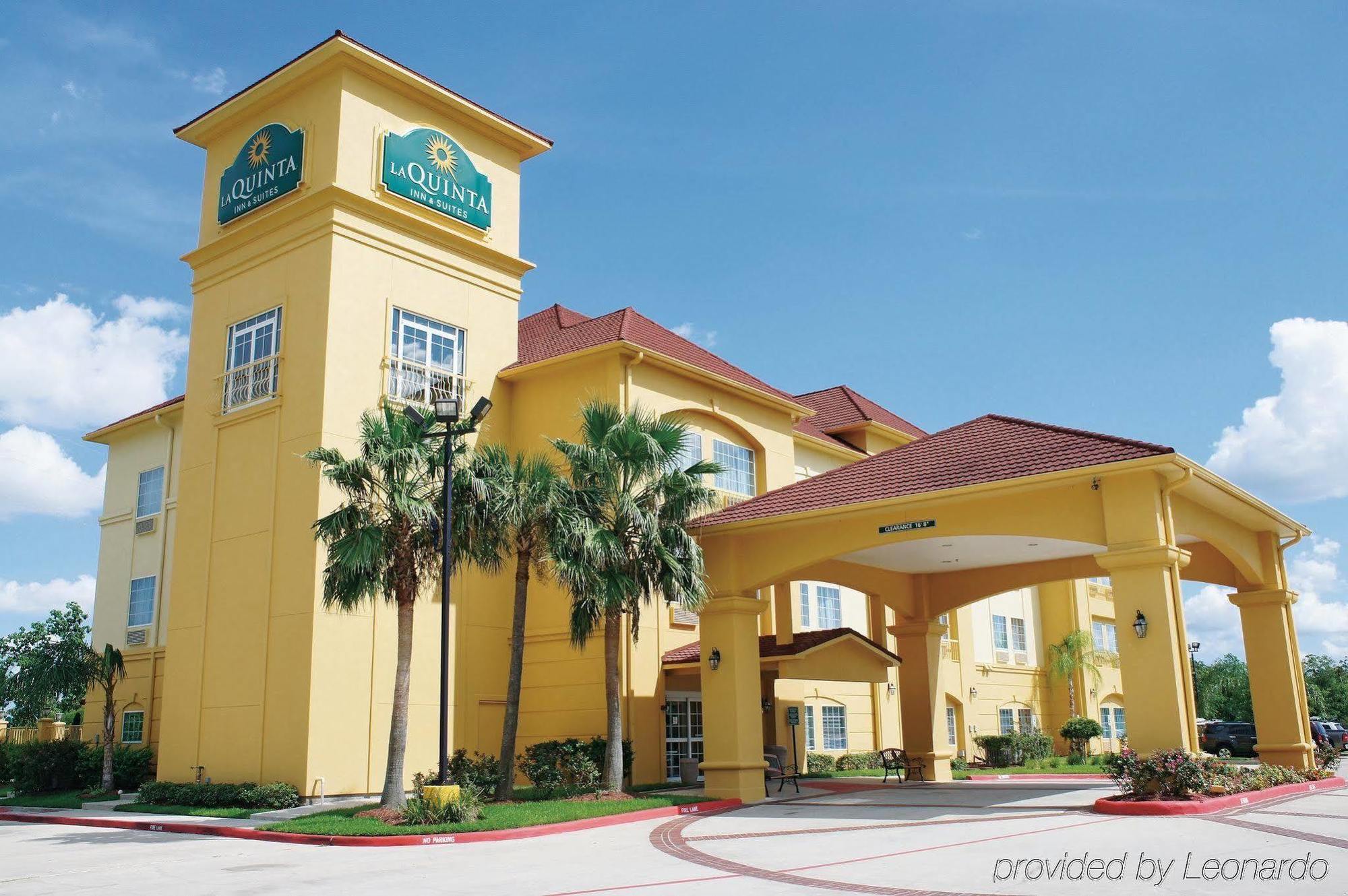 La Quinta By Wyndham Pearland Hotel Exterior photo